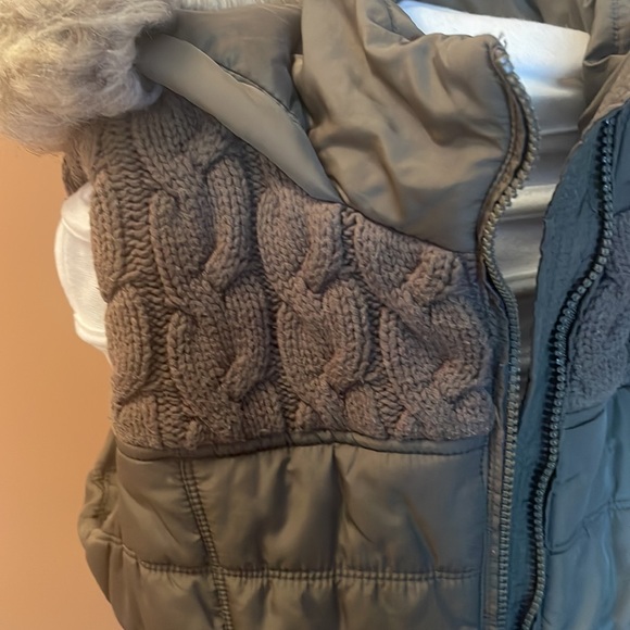 Aeropostale small green vest - Picture 5 of 7